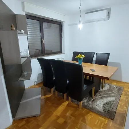 Loris Apartment